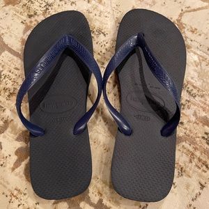 Men’s navy Havaianas sandals